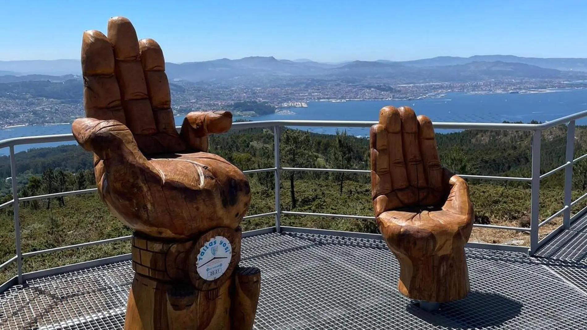 Imagen de las esculturas en el mirador.