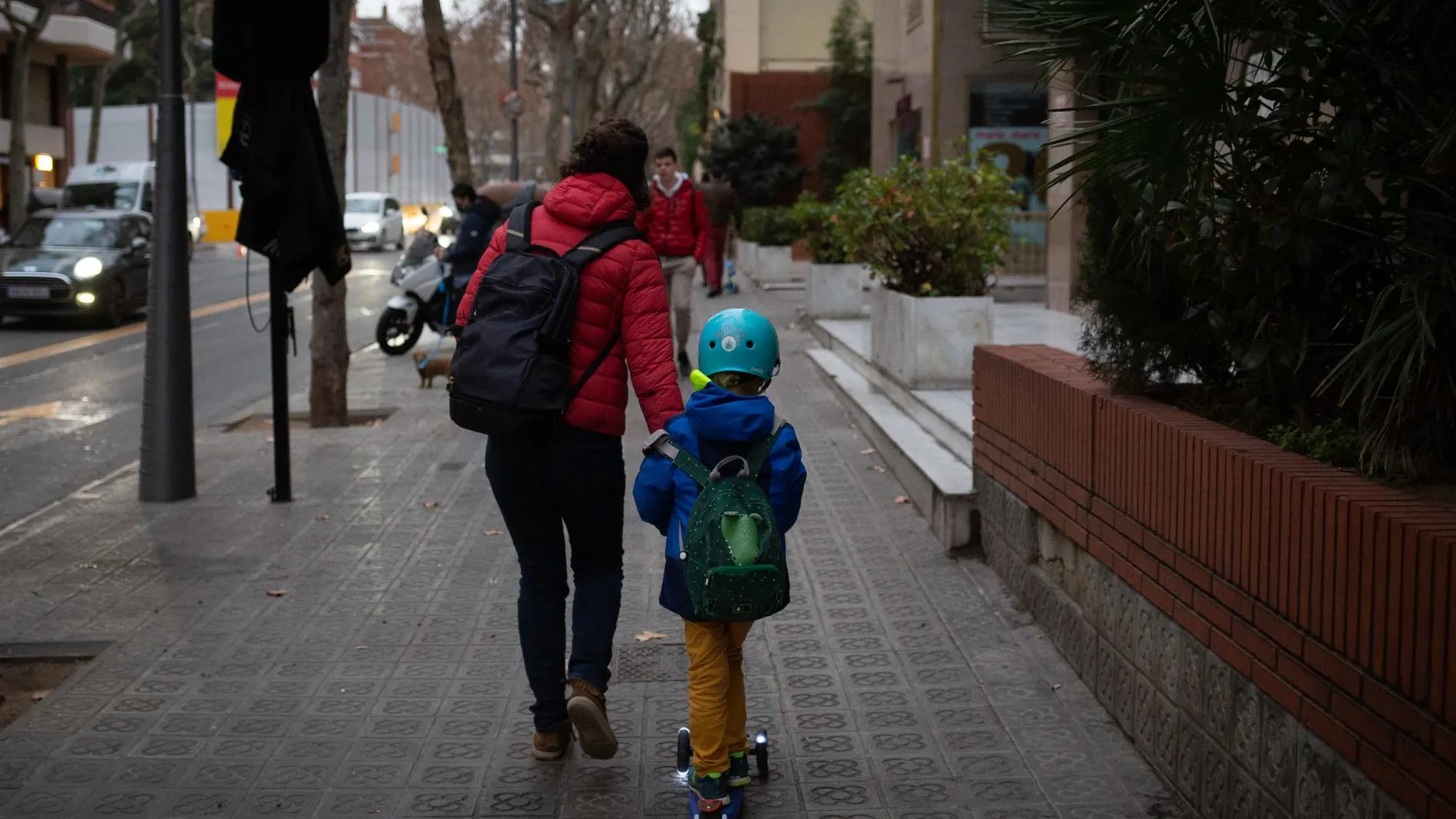 Las familias gastarán de media 425 euros en 'la vuelta al cole' 2025, con un 27% que ajustará presupuesto, según estudio