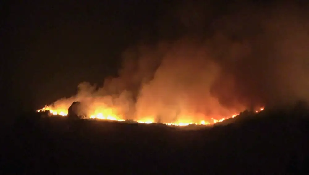 Forest fire in Jarilla, Spain, remains active after a week
