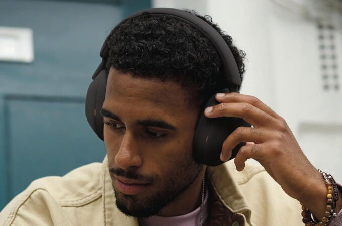 Los auriculares Sony WH-1000XM5 tienen control de sonido adaptativo 