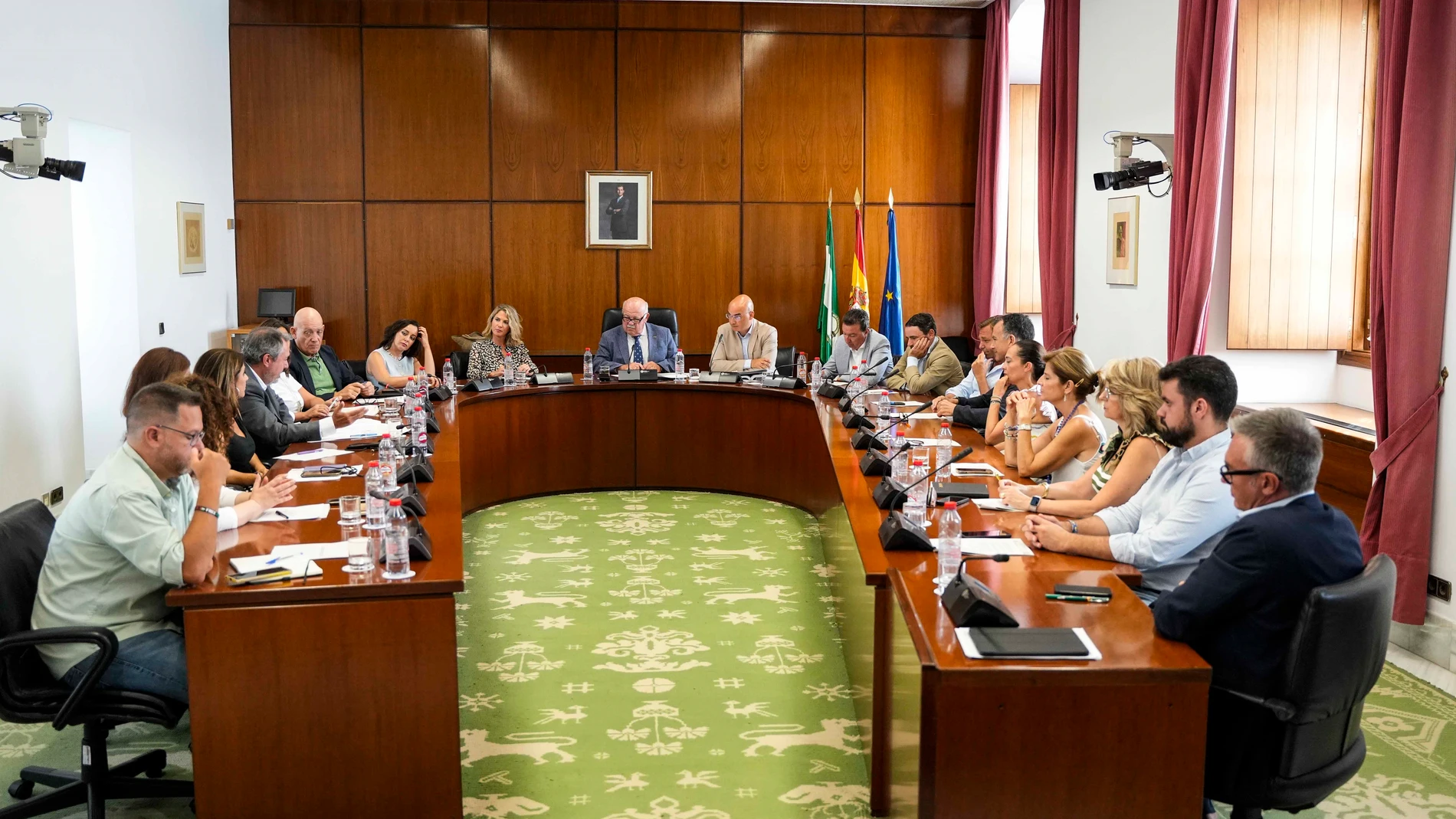 (Foto de ARCHIVO) Reunión de la Diputación Permanente del Parlamento andaluz. (Foto de archivo). REMITIDA / HANDOUT por JOAQUÍN CORCHERO/PARLAMENTO DE ANDALUCÍA Fotografía remitida a medios de comunicación exclusivamente para ilustrar la noticia a la que hace referencia la imagen, y citando la procedencia de la imagen en la firma 27/08/2024