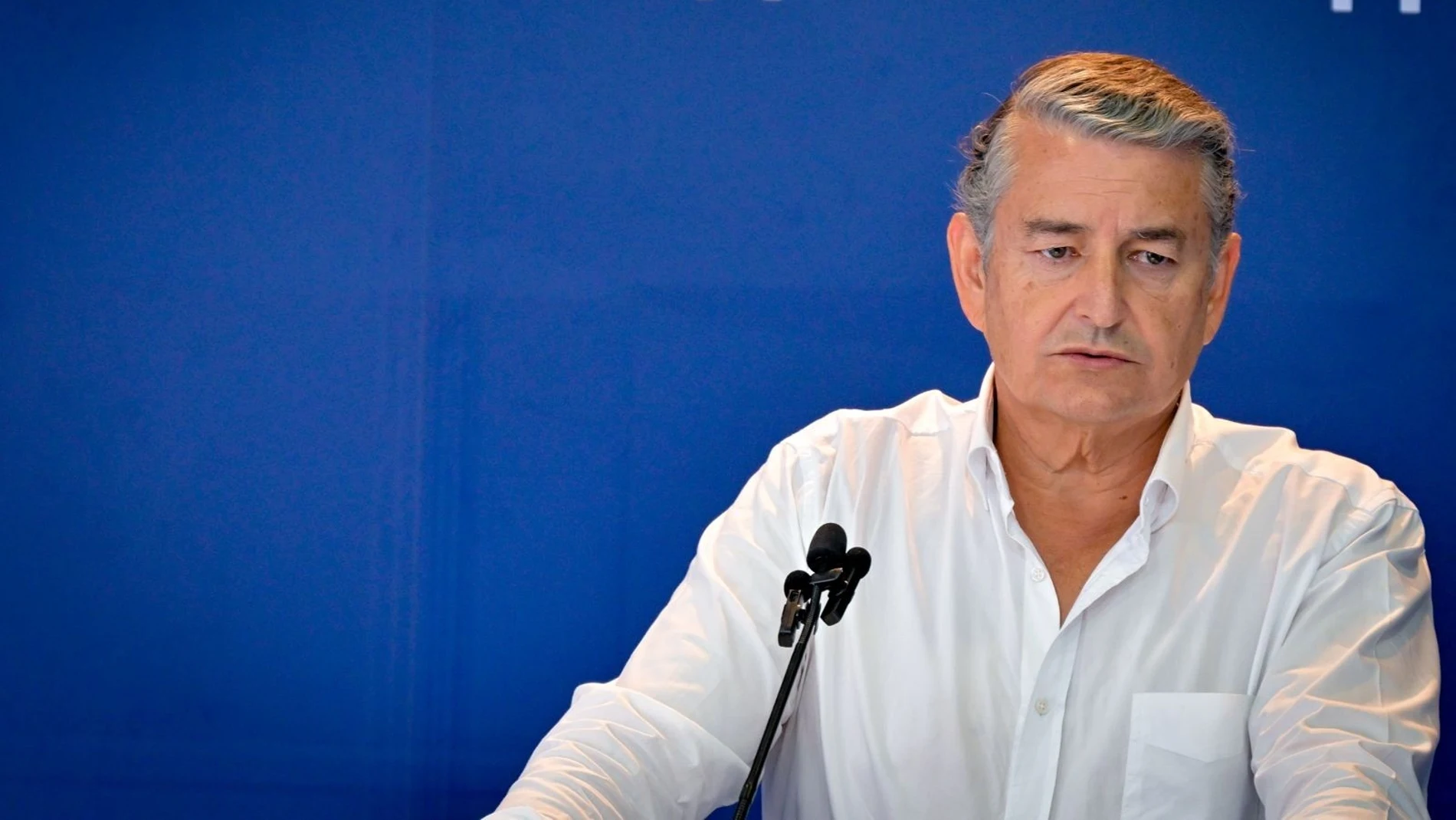 El coordinador de Interior y Emergencias del Partido Popular, Antonio Sanz, en rueda de prensa en Cádiz. (Foto de archivo).REMITIDA / HANDOUT por PP DE CÁDIZFotografía remitida a medios de comunicación exclusivamente para ilustrar la noticia a la que hace referencia la imagen, y citando la procedencia de la imagen en la firma19/08/2025