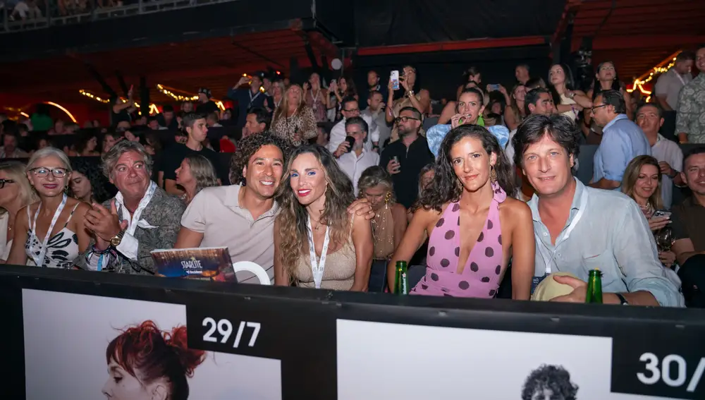 Clara Caruana y Luis Medina, en el concierto de Alejandro Fernández