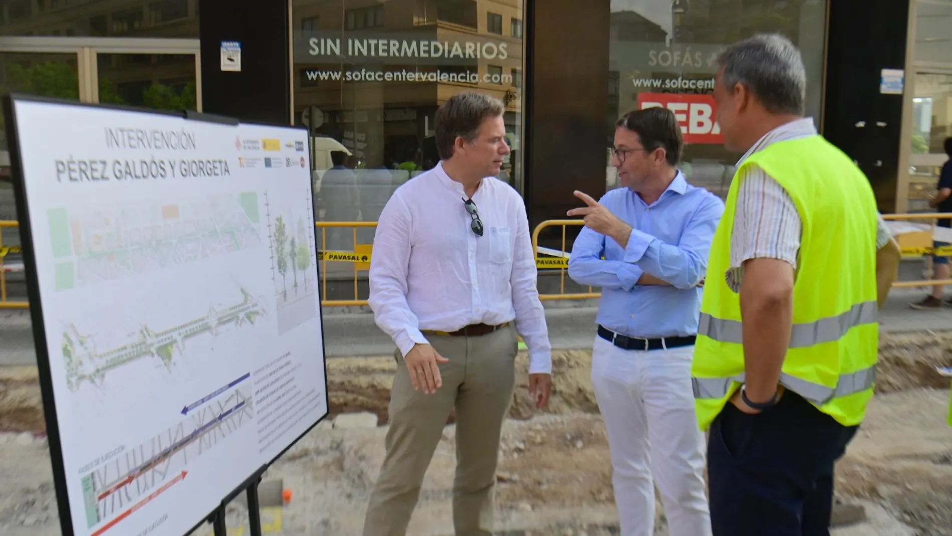 El alcalde en funciones, Juan Giner, ha visitado hoy las obras