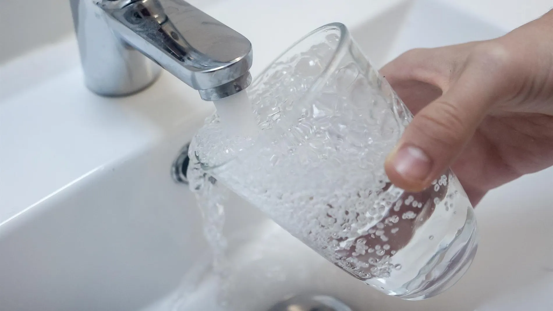 MURCIA.-Aconsejan no beber agua del grifo en la zona de Nueva Condomina y urbanización La Ladera por aumento de trihalometanos