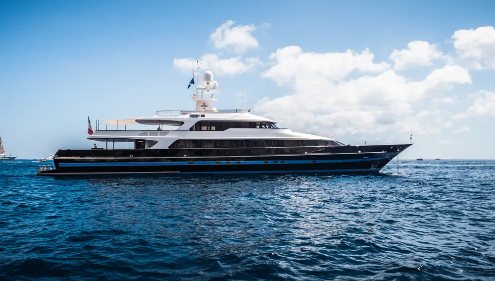 Super yate propiedad de Valentino Garavani