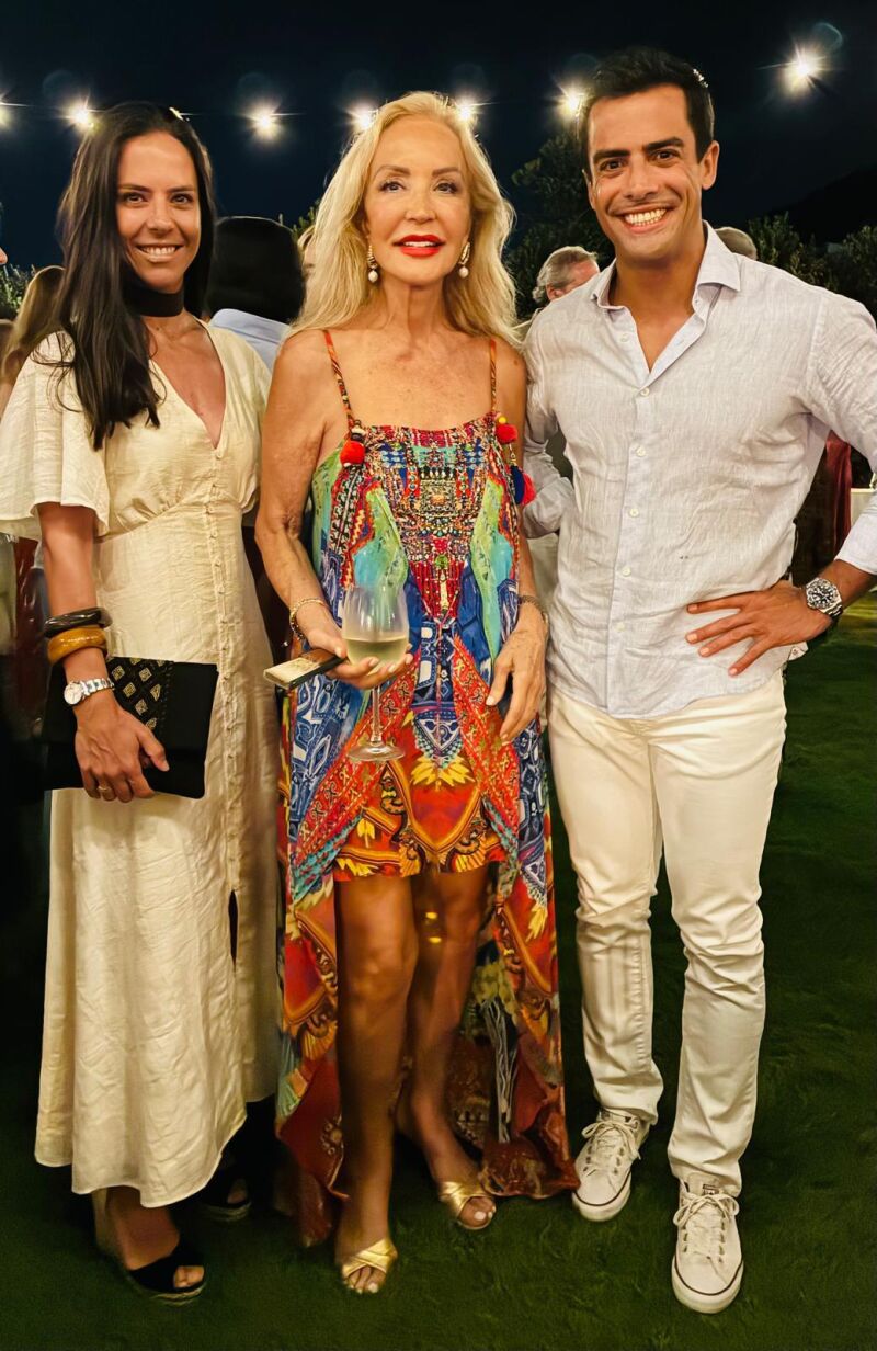 Juango Ospina junto a Carmen Lomana y su mujer