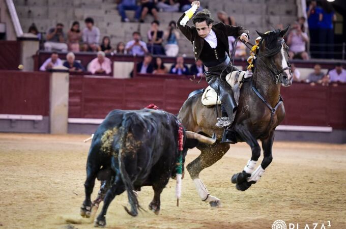Venegas firma una confirmación más que digna en medio de una noche de tedio a caballo