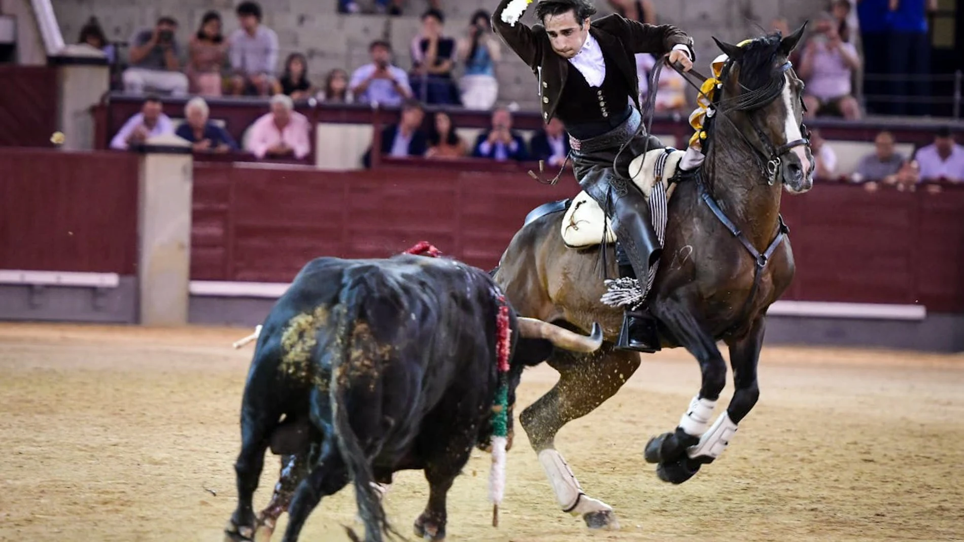 Venegas firma una confirmación más que digna en medio de una noche de tedio a caballo