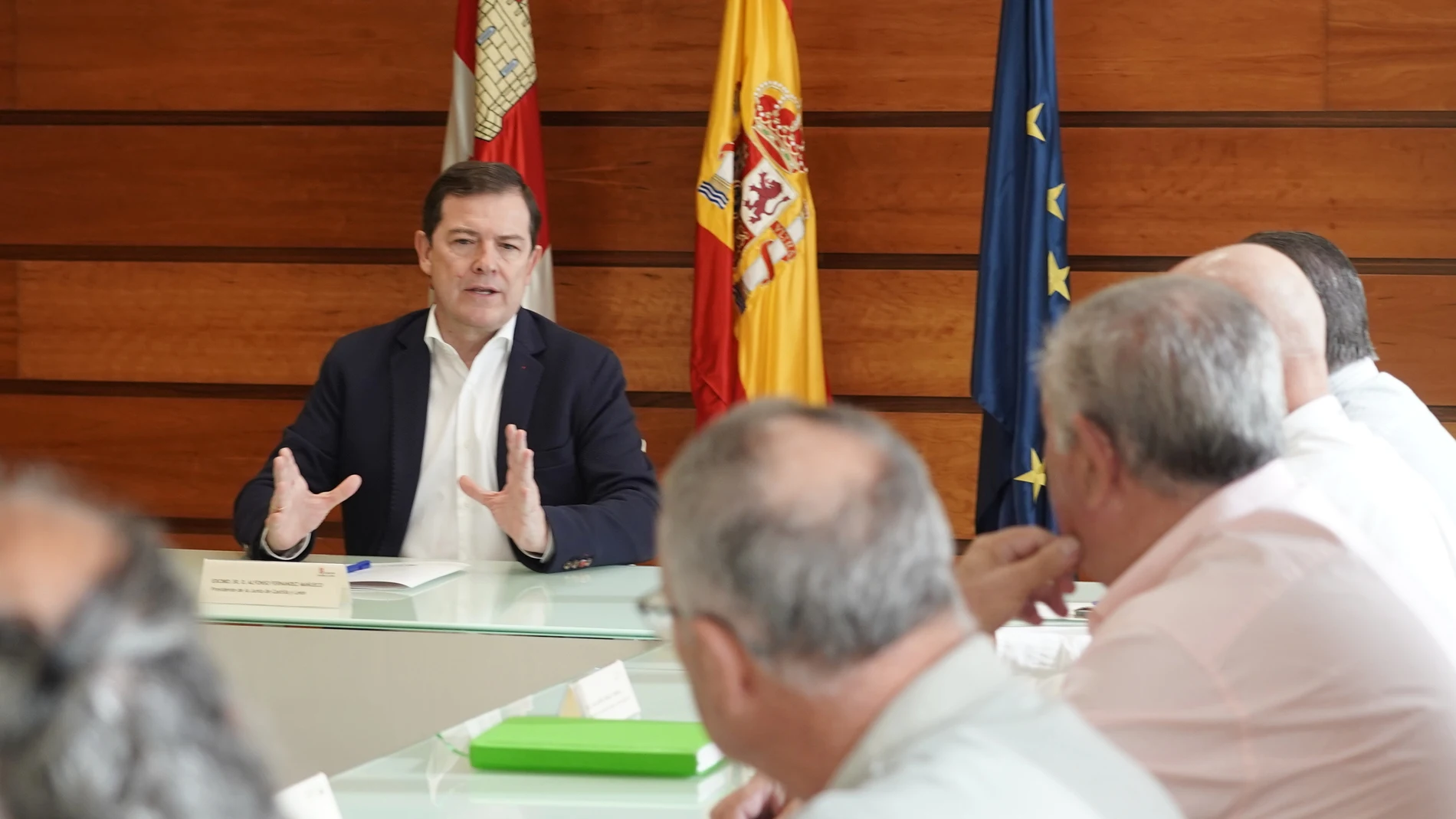Fernández Mañueco durante la reunión mantenida con las organizaciones agrarias