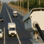 Nuevas multas de la DGT, esta vez por pisar la línea continua en las incorporaciones