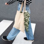 Un bolso, mil estilos: el poder de la versatilidad de la tote bag
