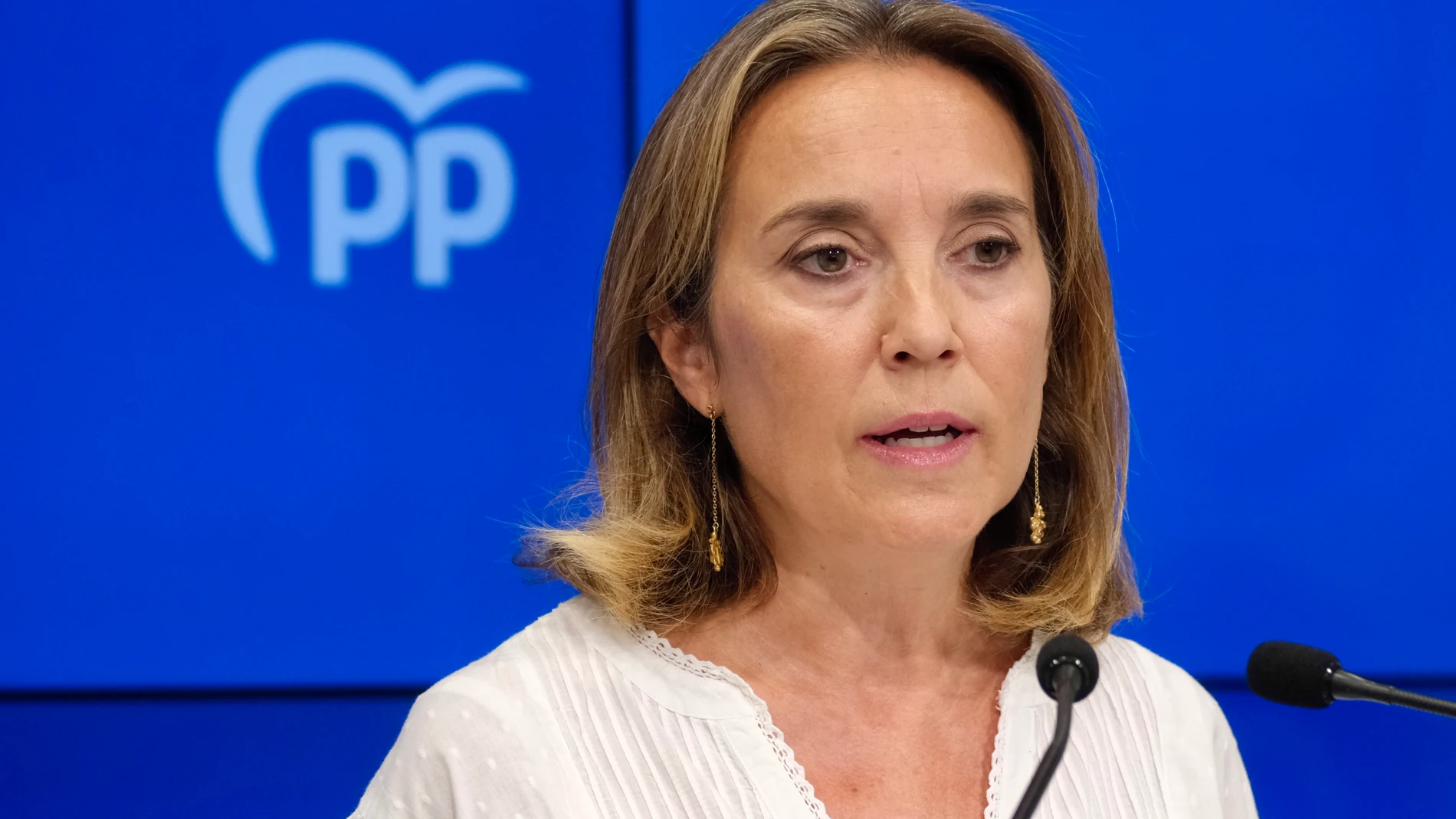 LOGROÑO, 23/08/2025.- La vicesecretaria de Regeneración Institucional del PP, Cuca Gamarra, durante la rueda de prensa ofrecida este sábado en Logroño. EFE/Fernando Díaz