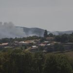 Imagen del humo de uno de los incendios. 