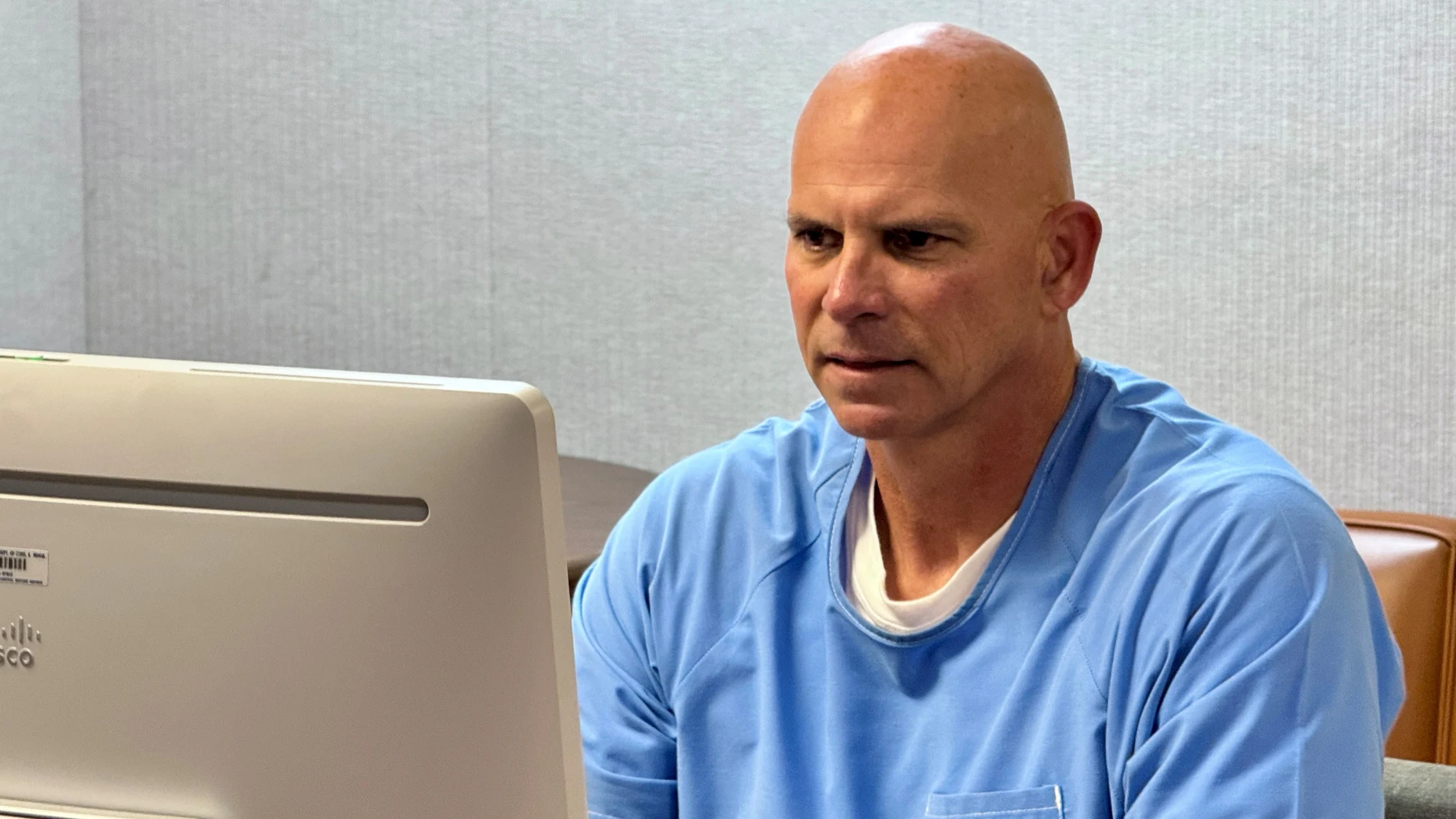 San Diego (United States), 23/08/2025.- A handout photo made available by the California Department of Corrections shows Lyle Menendez appearing before the parole board via teleconference at the Richard J. Donovan Correctional Facility in San Diego, California, USA, 22 August 25. EFE/EPA/California Department of Corrections / HANDOUT HANDOUT EDITORIAL USE ONLY/NO SALES