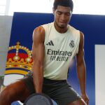 Belligham entrena duro tras su operación de hombro