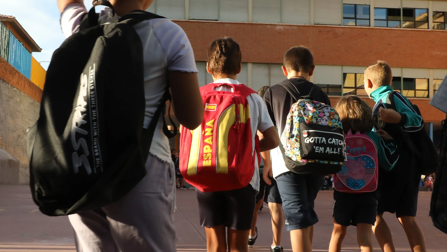 La vuelta al 'cole' supondrá un gasto medio de 400 euros que dispara las compras de material de segunda mano