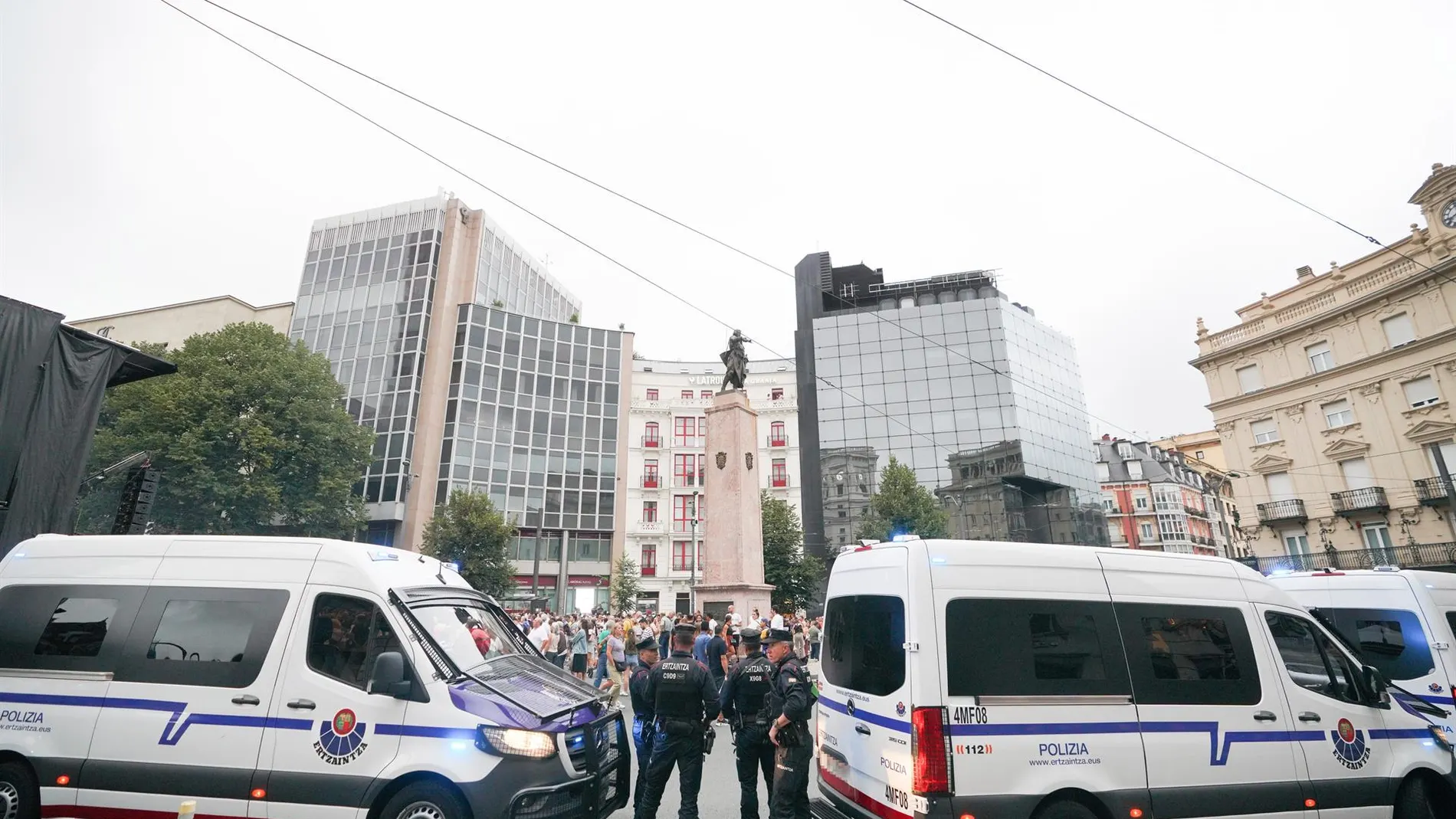 Sucesos.- 24 detenidos en la séptima noche de Aste Nagusia en Bilbao, 4 por tocamientos y 1 por violencia de género