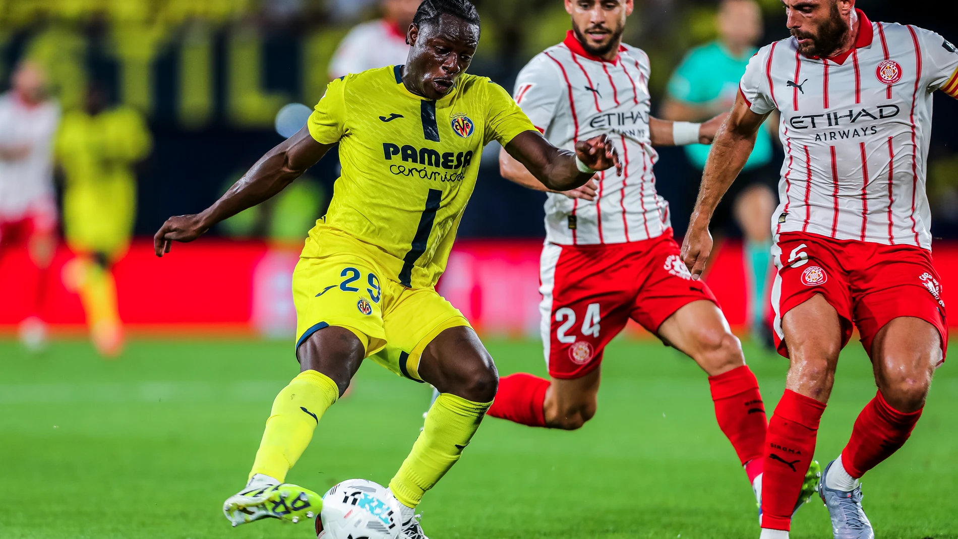 Karl Etta Eyong of Villarreal CF in action during the Spanish league, LaLiga EA Sports, football match played between Villarreal CF and Girona FC at La Ceramica stadium on August 24, 2025, in Villarreal, Spain. AFP7 24/08/2025 ONLY FOR USE IN SPAIN