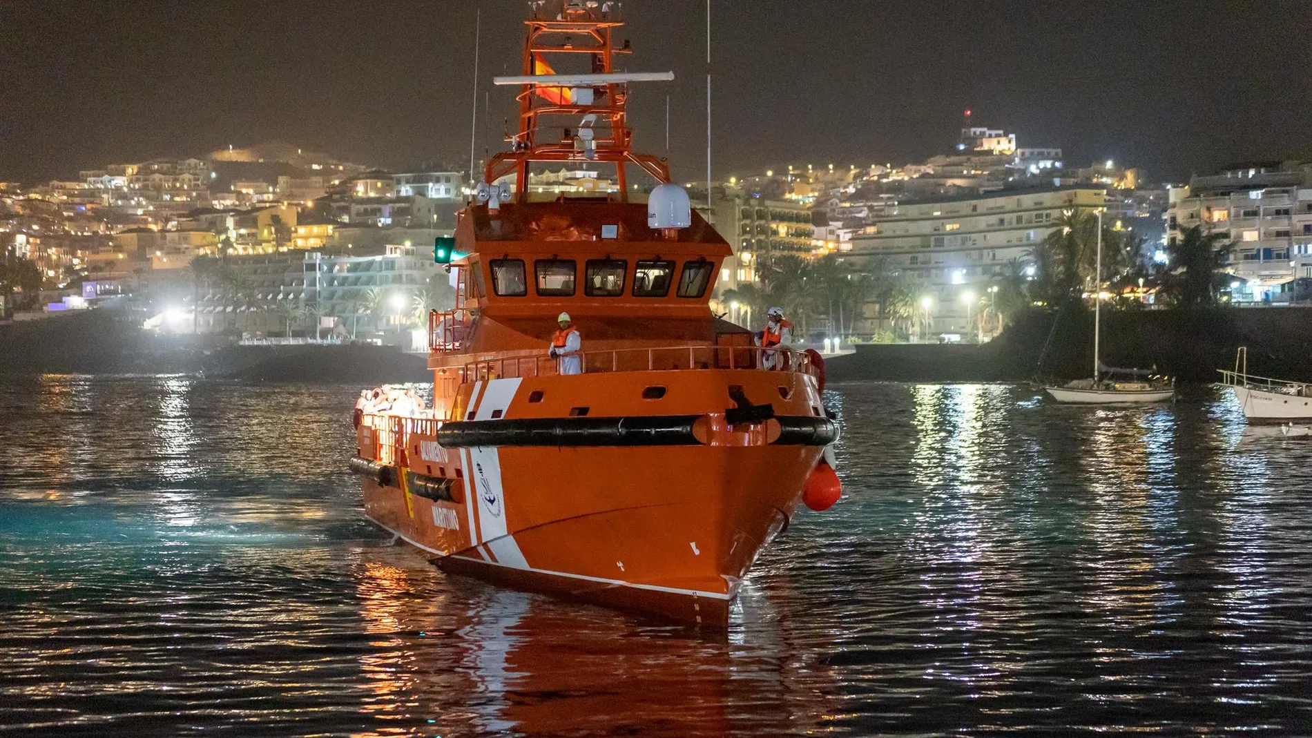Rescatan a 236 migrantes de un cayuco que se encontraba a la deriva a 232 millas al sur de Gran Canaria