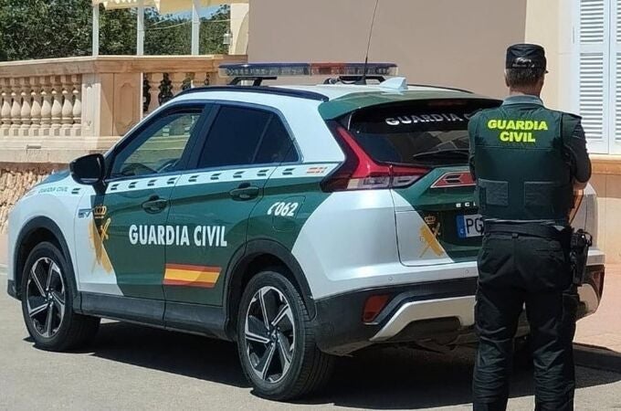 Suc.- Comienzan a abandonar la 'rave' ilegal en Valdáliga (Cantabria), donde la Guardia Civil sigue haciendo controles