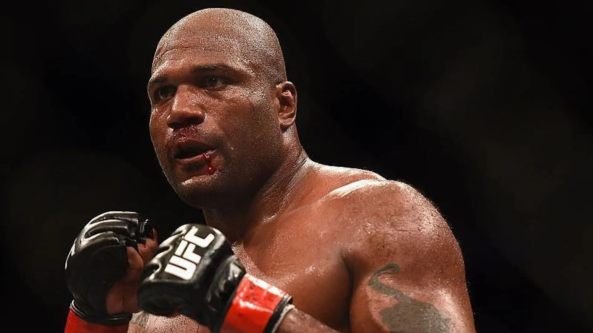 Raja Jackson, hijo de una leyenda de la MMA, "casi mata" a un wrestler profesional en un directo de Kick