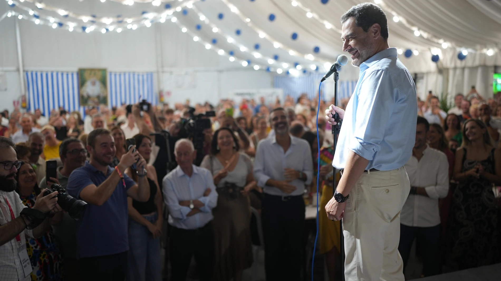 El presidente de la Junta de Andalucía, Juanma Moreno, en la Feria de Almería