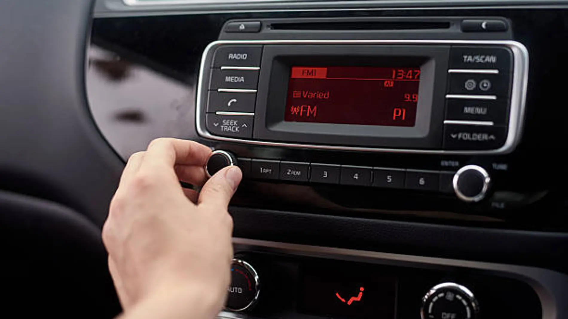 El fin de la radio tradicional para el coche: ¿Qué la sustituye?