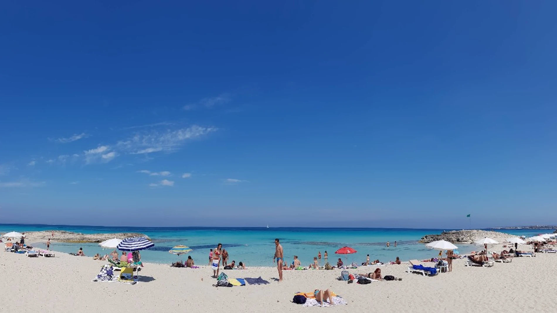 La playa virgen de Formentera que donde el mar parece una piscina infinita (no es ses Illetes)