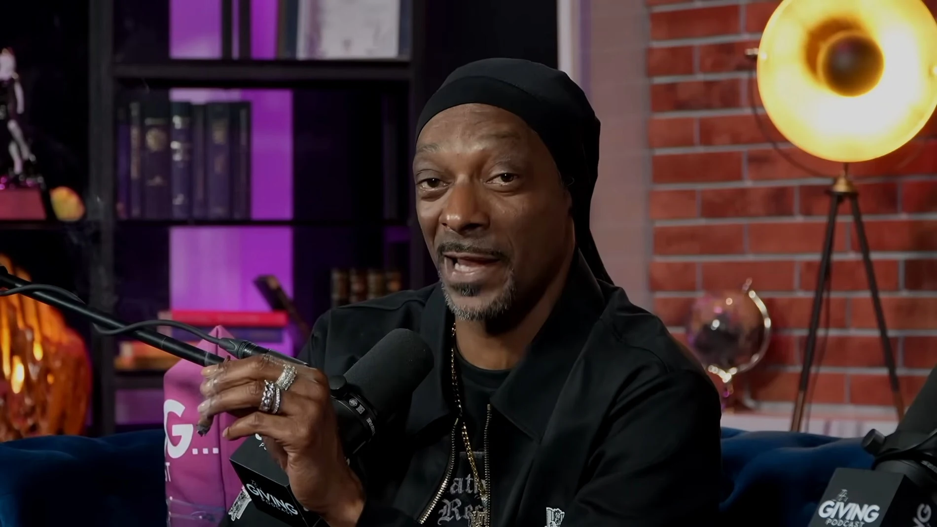 Snoop Dogg está más chapado a la antigua de lo que creíamos, y 'Lightyear' ha sido la culpable de que nos hayamos dado cuenta
