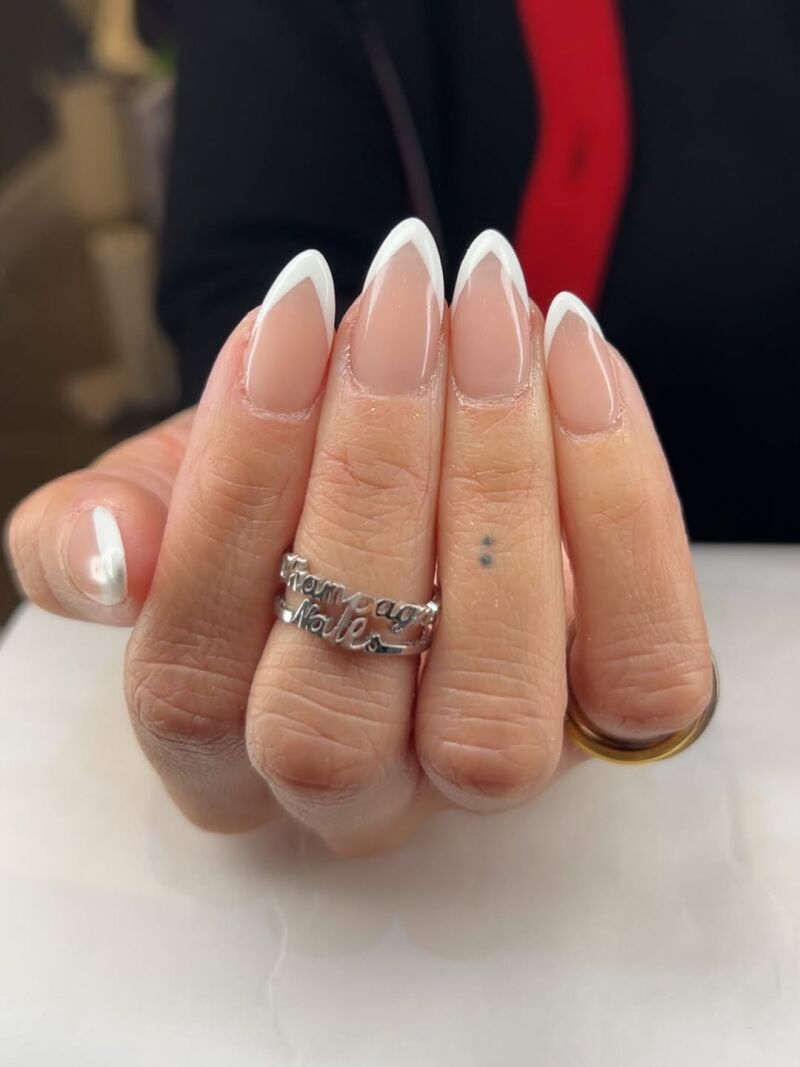 V French Nails