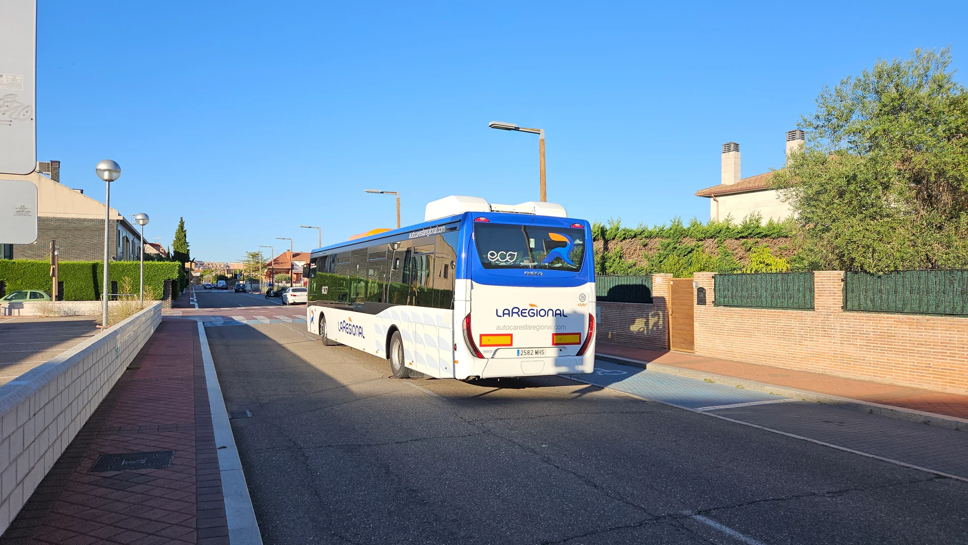 Autobús de viajeros en Arroyo