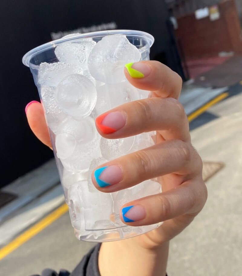 V French nails