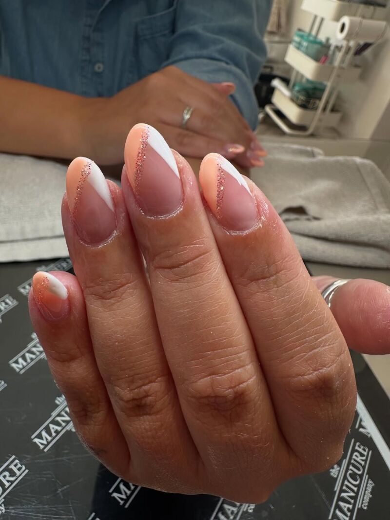 V french nails