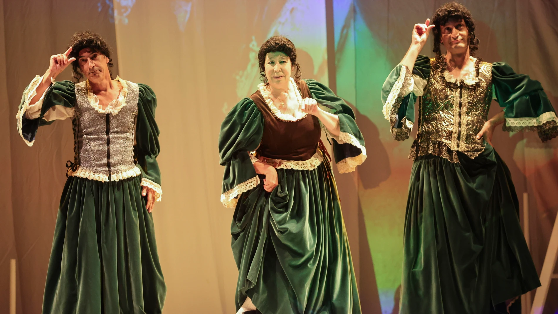 SALAMANCA, 27/08/2025.- Segunda jornada en la XXVIII edición de la Feria de Teatro de Castilla y León, que como cada año acoge el municipio salmantino de Ciudad Rodrigo, con la compañía 'Producciones Maestras' y la obra 'Una mera curiosidad'. EFE/ J M Garcia