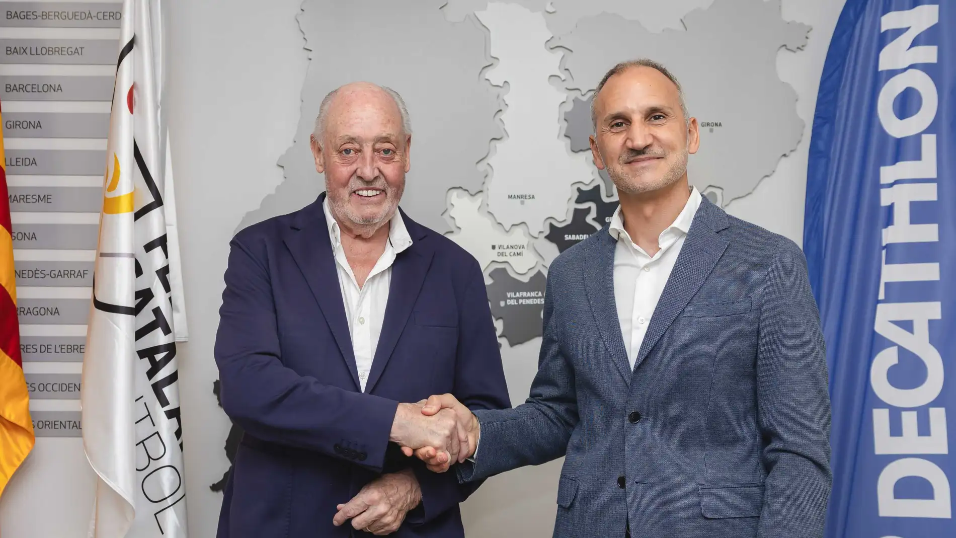 El presidente de la FCF y el director comercial futbol de Decathlon