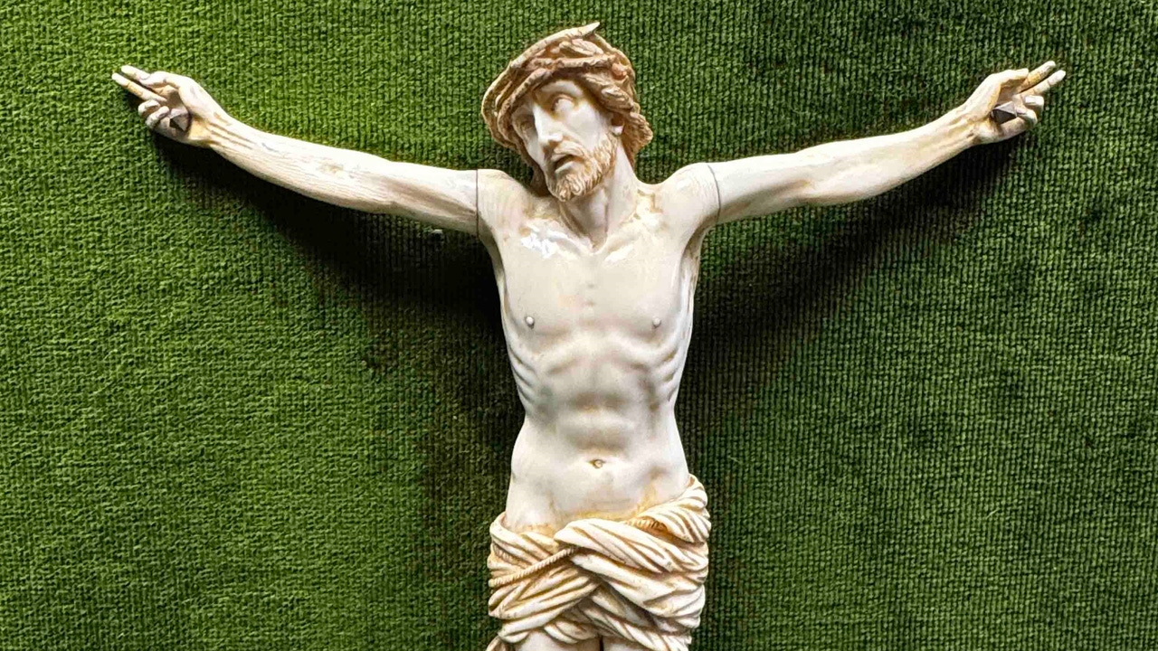 Dos investigados en La Rioja por vender arte religioso hecho en piezas de marfil