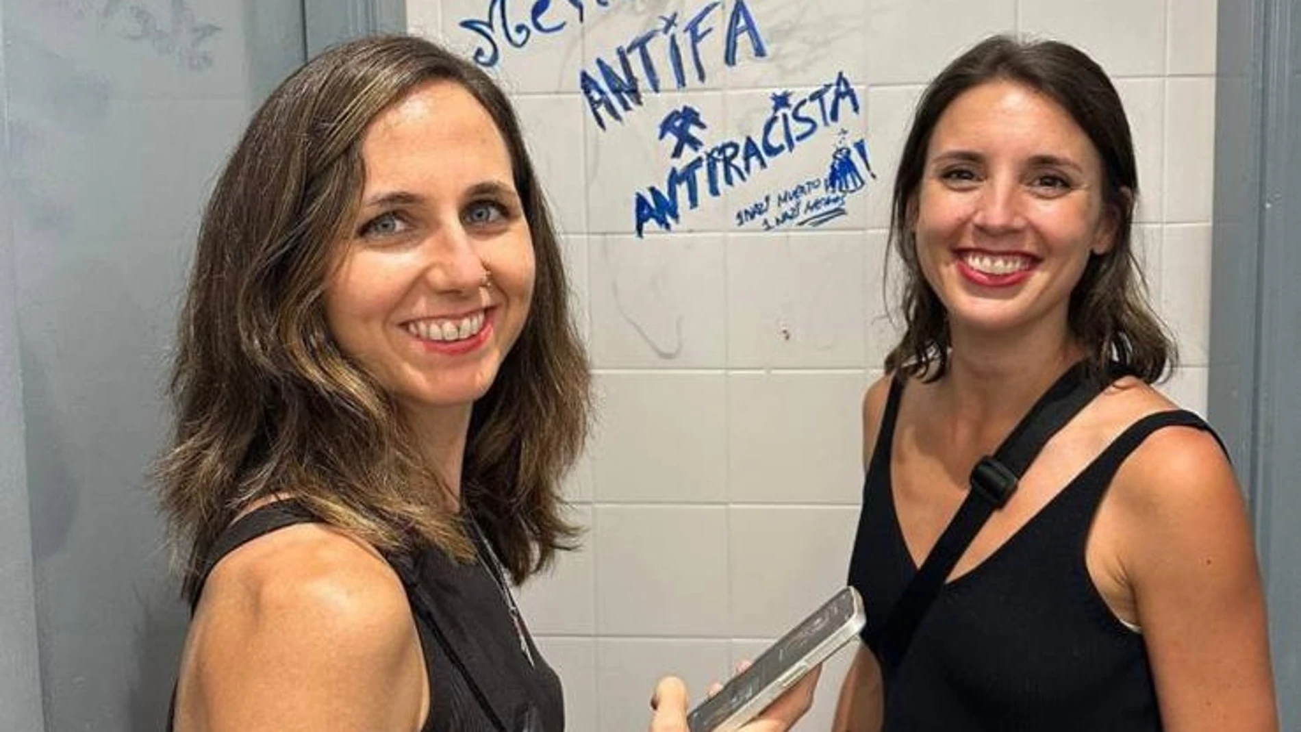 El polémico café que se han tomado Irene Montero e Yone Belarra en Menorca: las redes estallan por sus precios